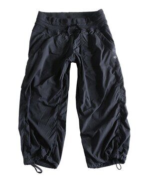 Lululemon Women’s Dance Studio Cropped Black Pants Pull on Capri sz 4